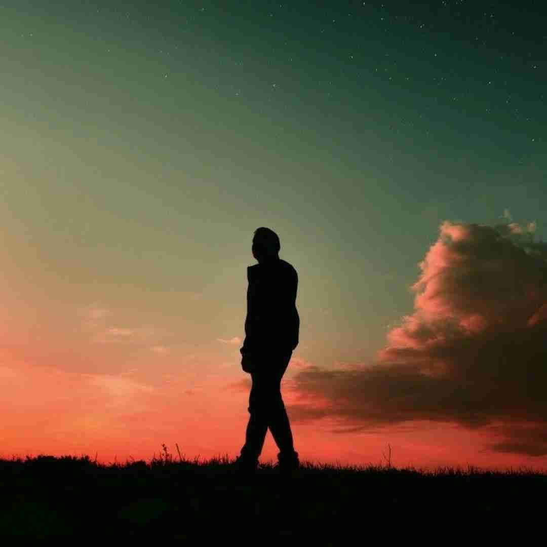 دانلود آهنگ صدای تو فقط میپیچه توی سرم 