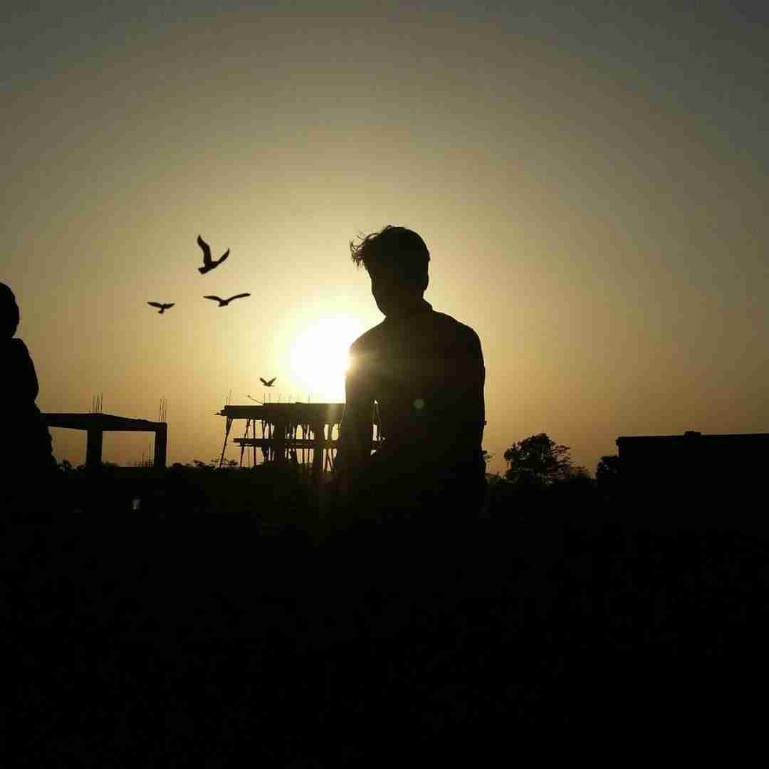 دانلود آهنگ دارم کم کم میزنم قید همه چیو میخوام از این شهر برم