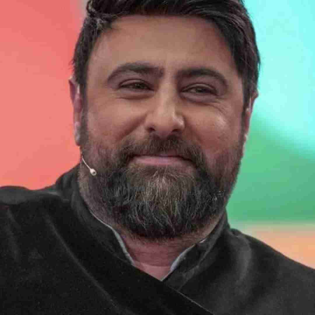 دانلود آهنگ گوشی تو دستمه یه ریز محمد علیزاده