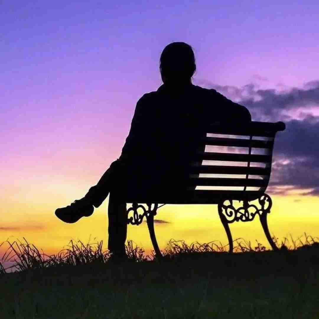 دانلود آهنگ دو تا خط اینور دو تا خط اونور هنوز جوونم