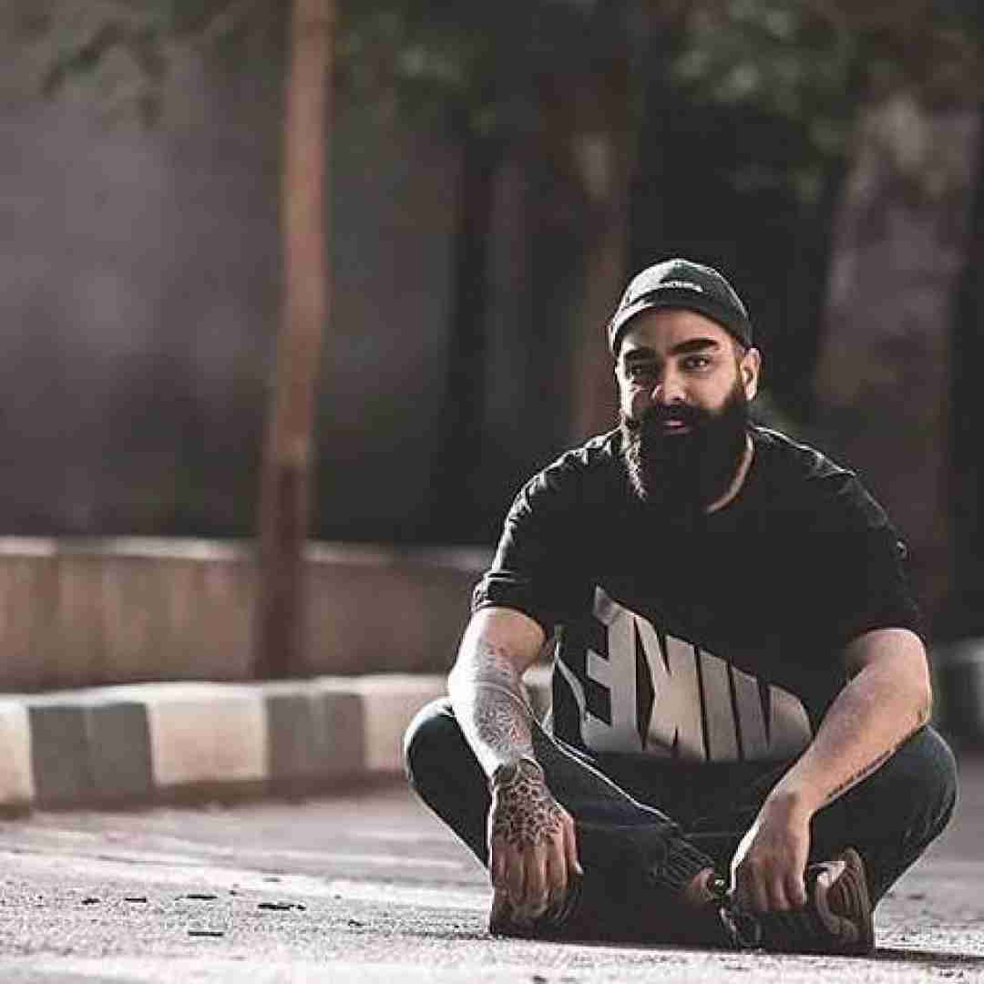 دانلود آهنگ خونه مادری یادت هست که میذاشتم سرمو تو بغلت علی میر