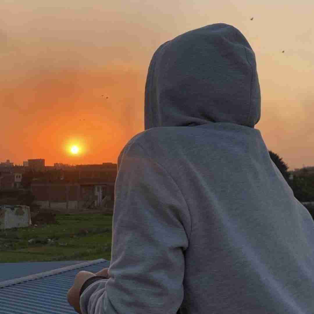 دانلود آهنگ محلمون داداشی نو بنیاد تا قاراشی - ورژن غمگین 