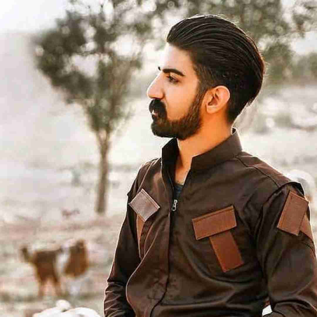 دانلود آهنگ آوارم باور نیکی بچو بپرس دربارم میلاد غلامی