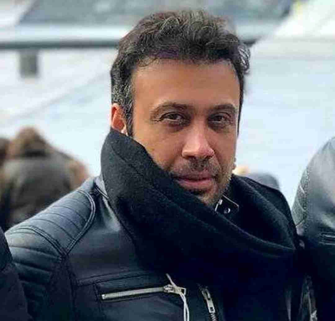 دانلود آهنگ عینک ریبن اصلوم هرچی دارم مال تو محسن چاوشی