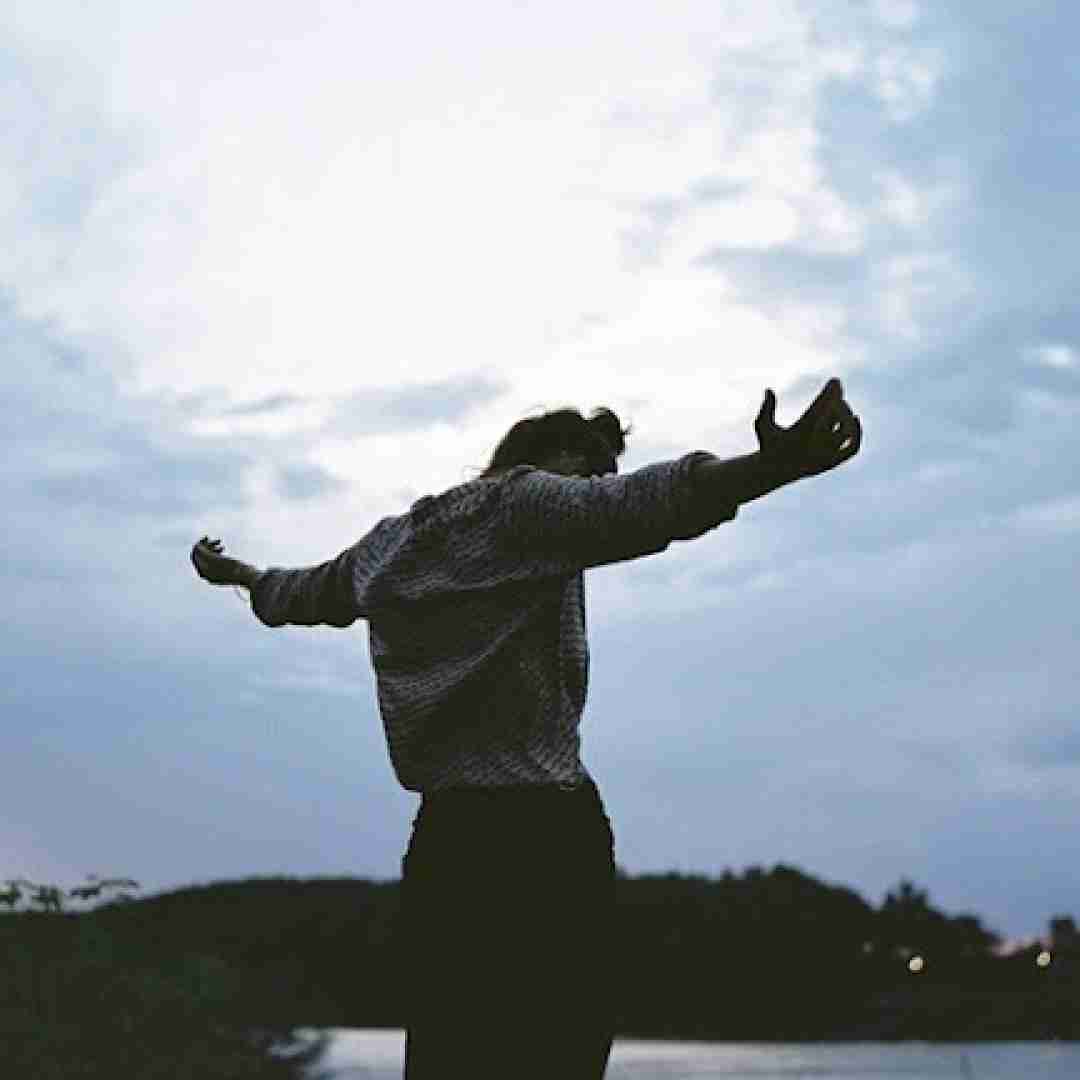 دانلود آهنگ فتبارک الله بانو هر شب منو کرد گوشه خونه بستری 