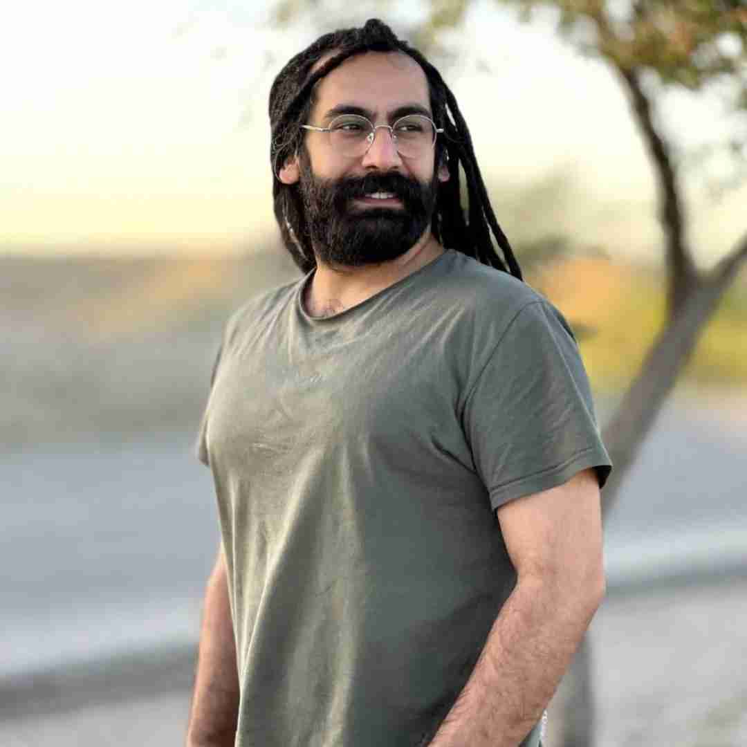 دانلود آهنگ توی شهر جنگه سر چشای خوش رنگت صادق زین