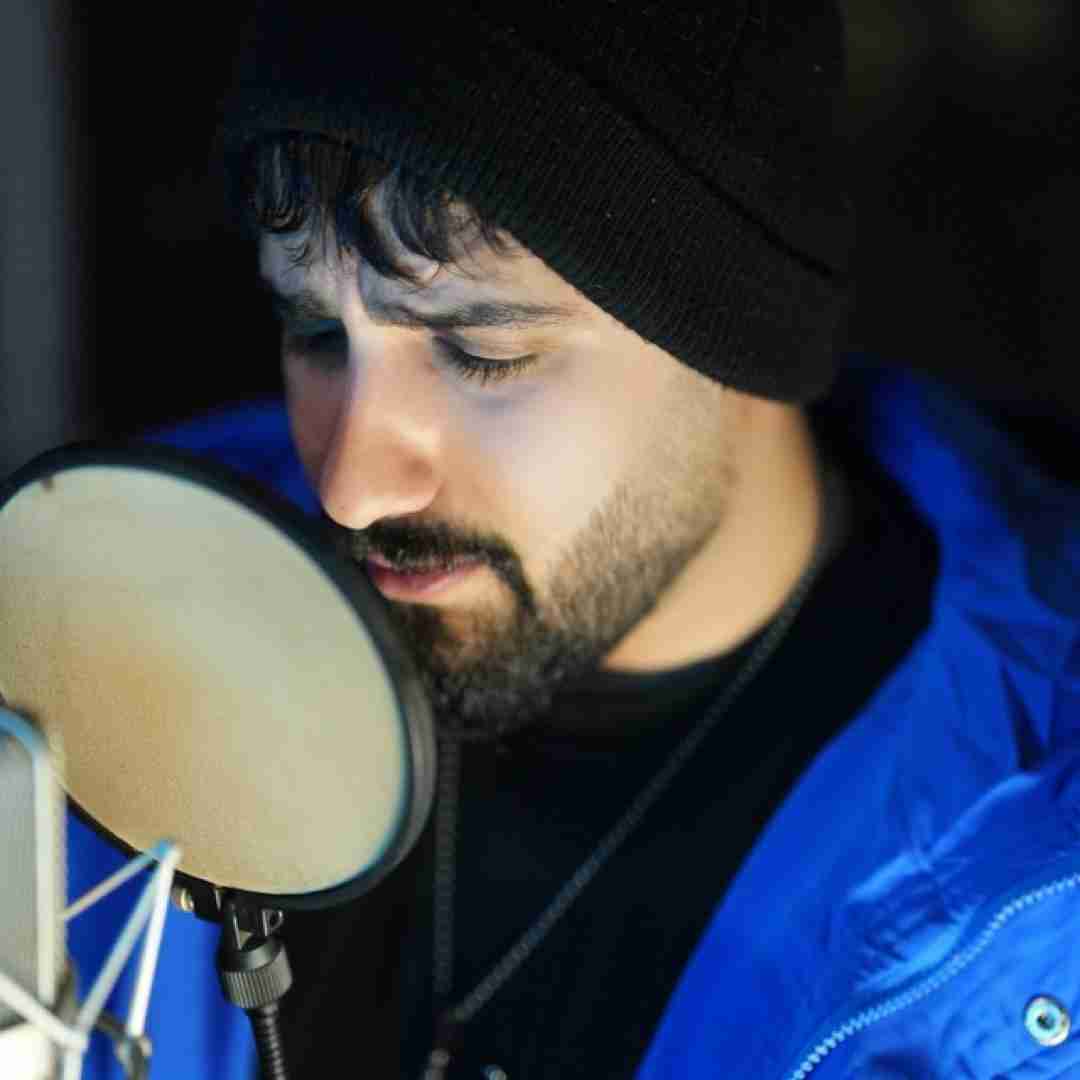 دانلود آهنگ وقتی زنگ میزنم چرا رد میزنی محمد امیری