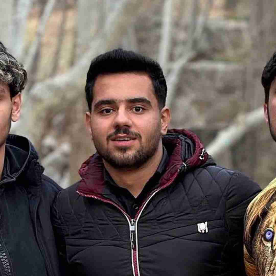 دانلود آهنگ و خاطرد و کف خیاوانیل تیزی کشم عرفان محمدی