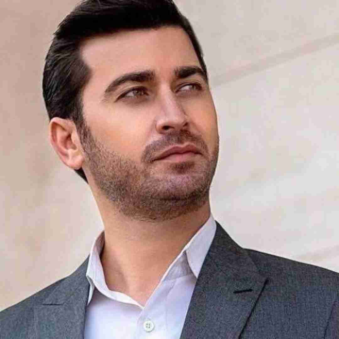 دانلود آهنگ ذلیل وابیوم و پیر وابیوم غیرا نمردوم از مرتضی باب - اجرای زنده