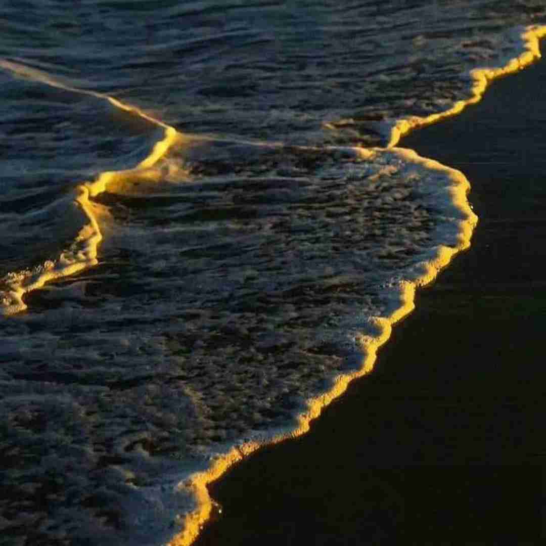 دانلود آهنگ با من از عشقت حرف نزن صدای پسر
