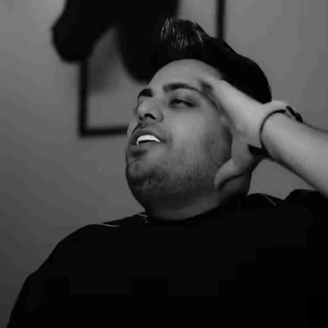 دانلود آهنگ اون چشات کار قلبمو ساخت من دلم به تو بازی امید عقابی