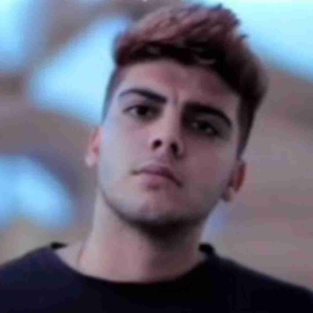 دانلود آهنگ حالم خراوه مغزم دامه باد هر هامه یادت علیرضا کهراری