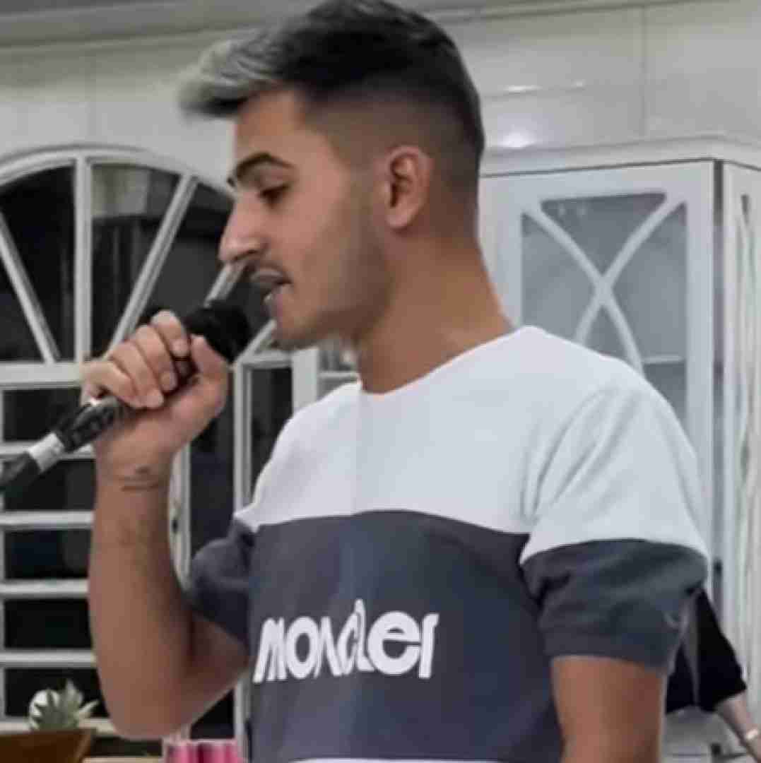دانلود آهنگ مورفینم شده عکسات دیگه حال و هوام غمه مهدی مولاد