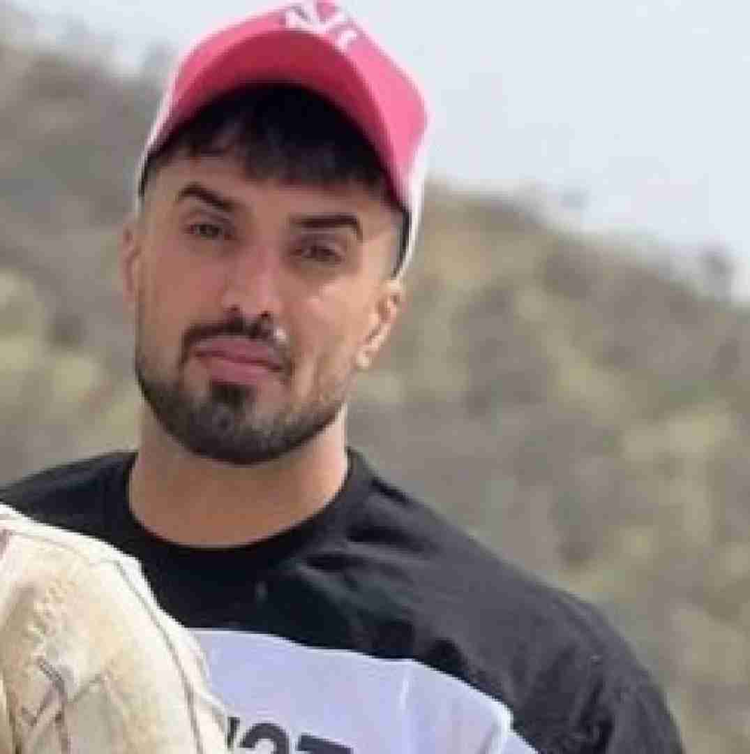 دانلود آهنگ با اینکه از تو بد میگفتن ولی باز عاشقت شدم علی رستمیان