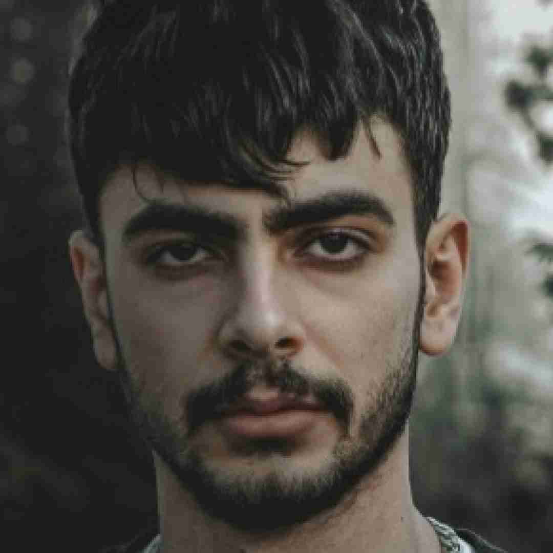 دانلود آهنگ عرشیا غم با رفیقام مست و پاتیلمو میزنم پیکای عرق سگی