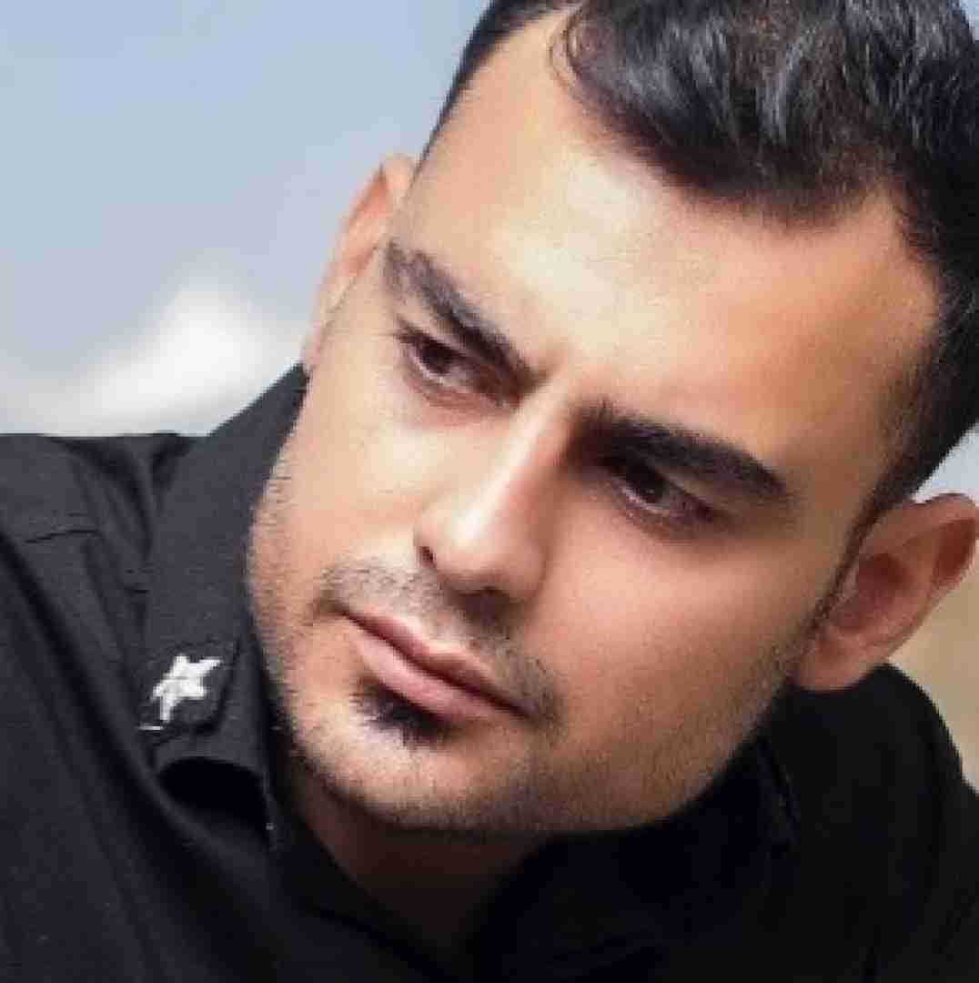 دانلود آهنگ دس و دس پیکه عرق بچینه بانو ( زنده خوانی) روح الله کرمی