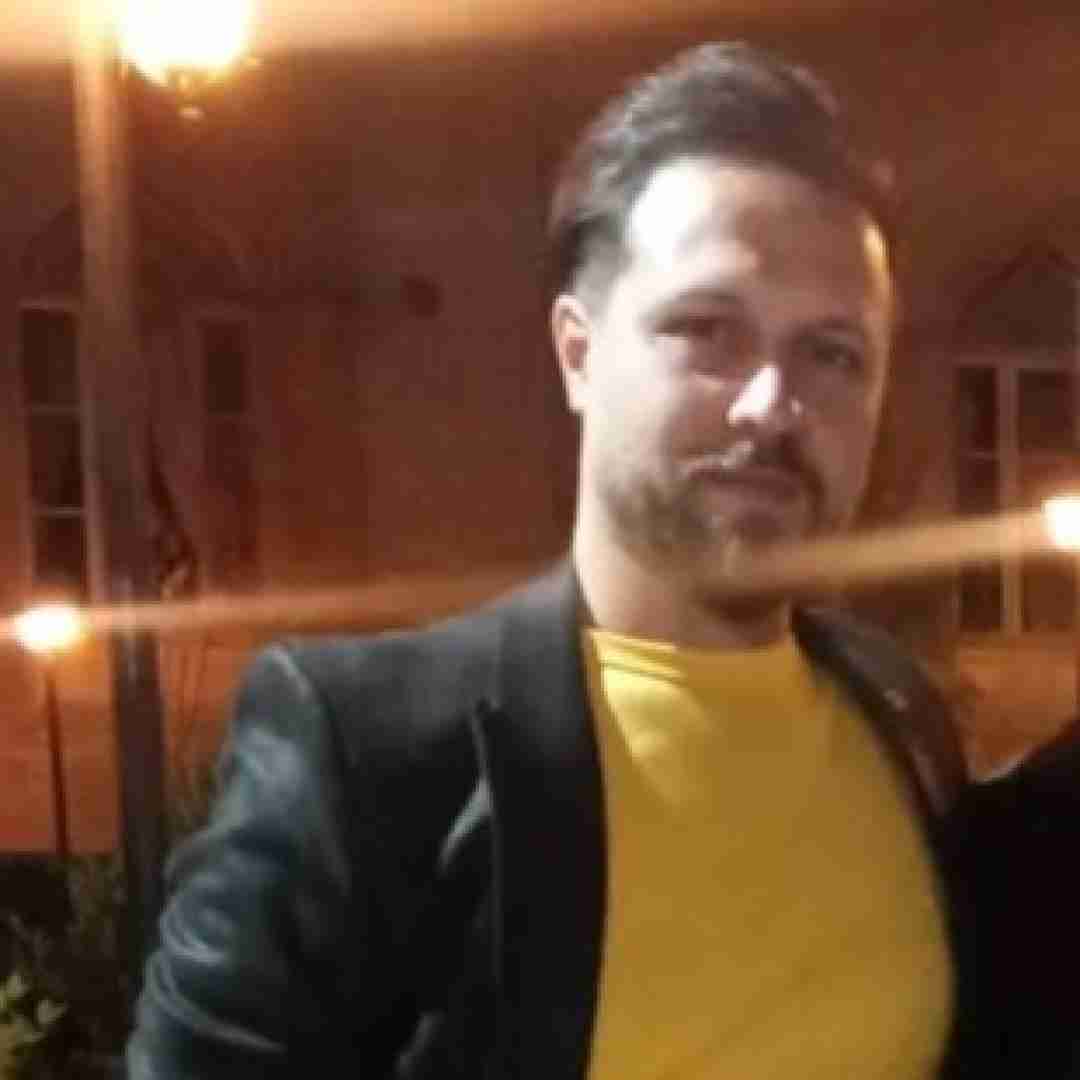 دانلود آهنگ دلت اگه تنگ شد نگیری شمارمو توحید ناصری