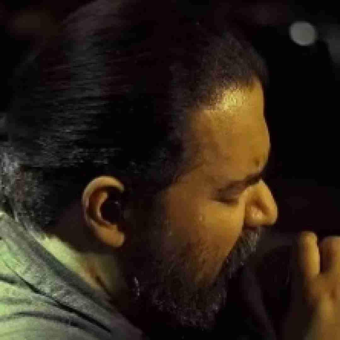دانلود آهنگ ببین این خط و نشون عشقت از اون رضا صادقی