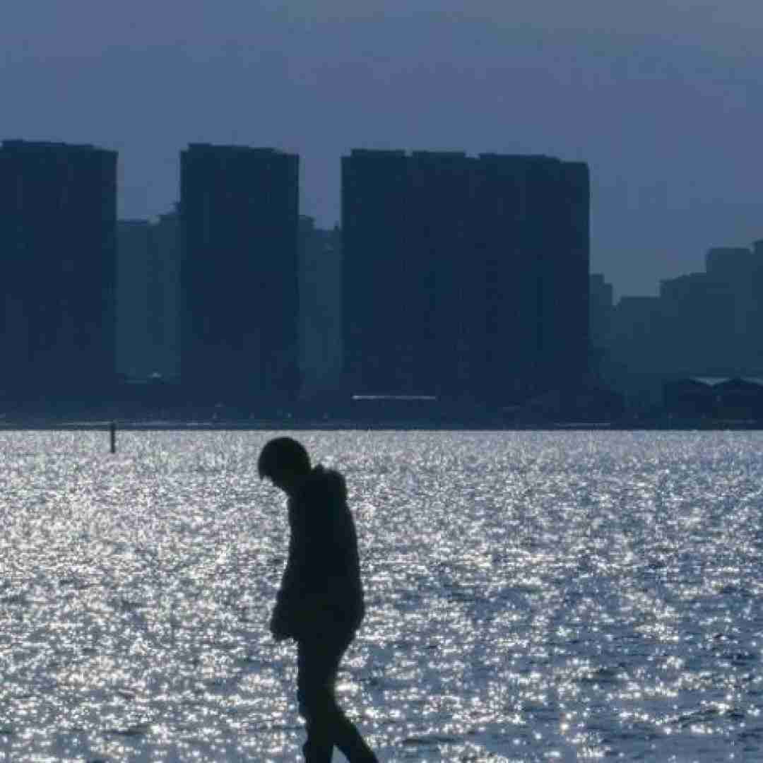 دانلود آهنگ تو تاريکی بودی طلوع صبح 
