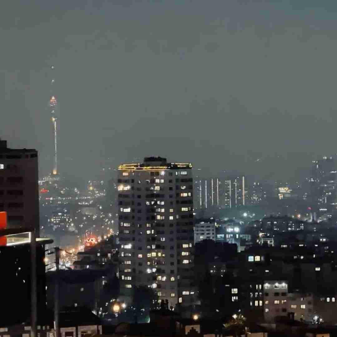 دانلود آهنگ این پسر ردی کاش رو تو تعصب نداشت افتاده فیسم الان 